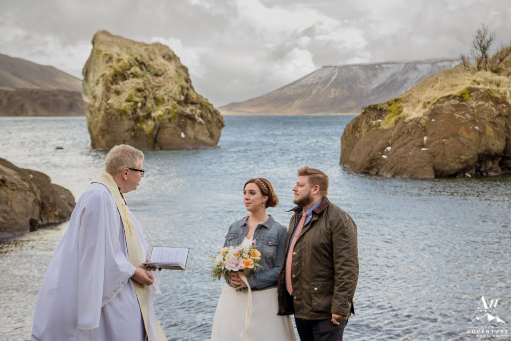 Brooke and Christopher elope in Iceland