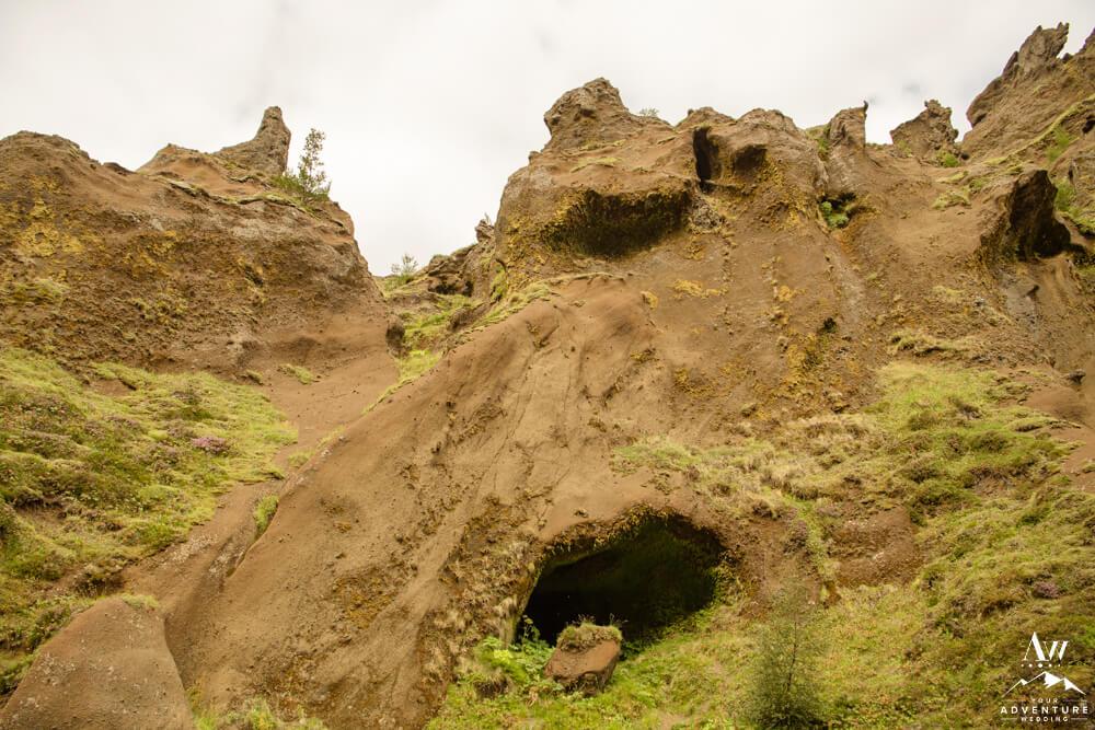 Stakkholtsgjá Cave