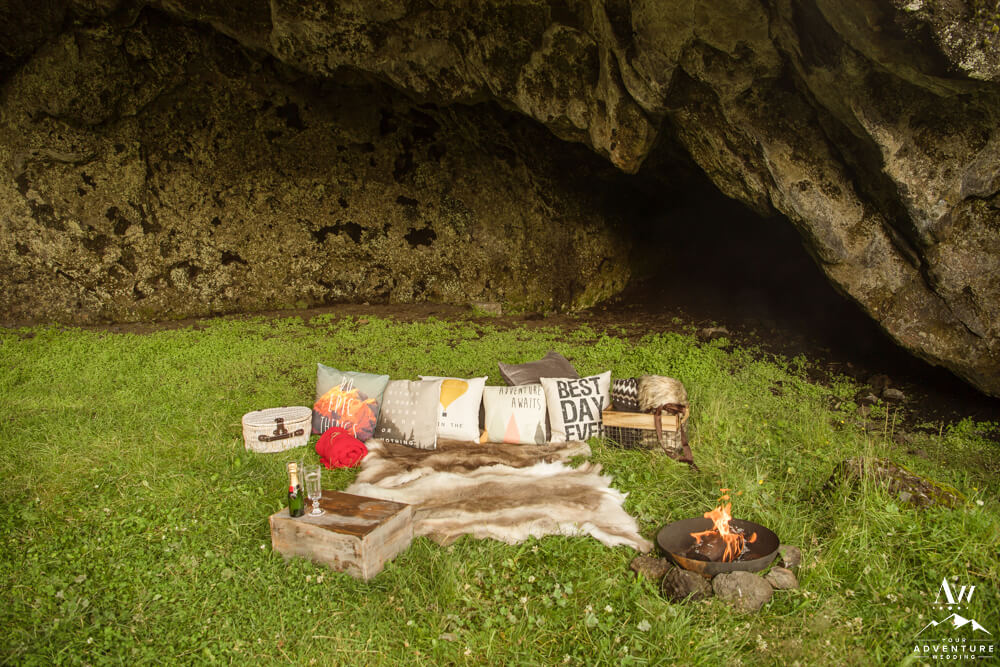 Luxury Picnic during Iceland elopement