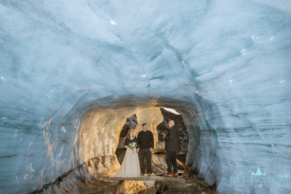 sunrise ice cave elopement