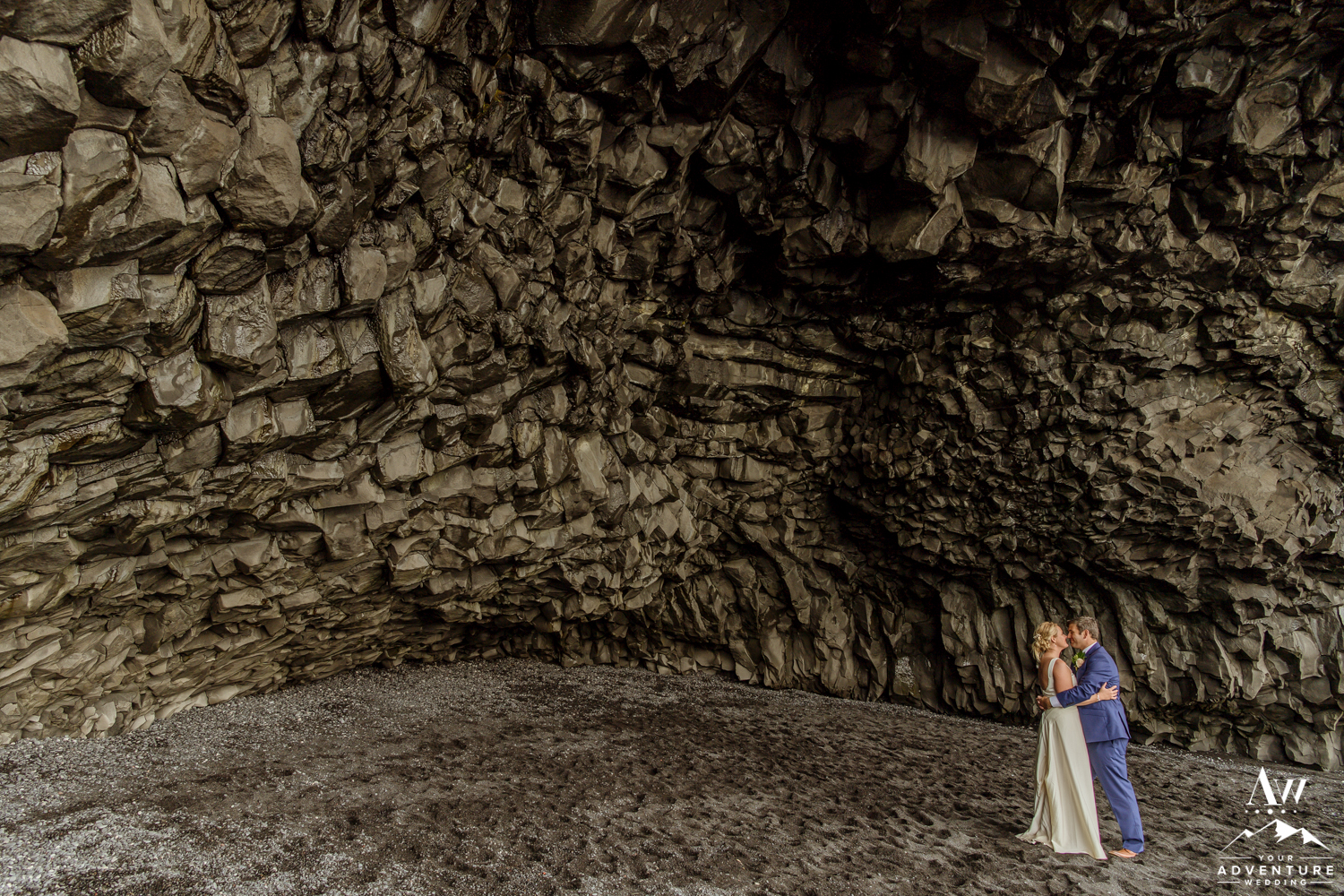 iceland-cave-wedding-reynisfjara-beach-wedding-iceland-wedding-planner