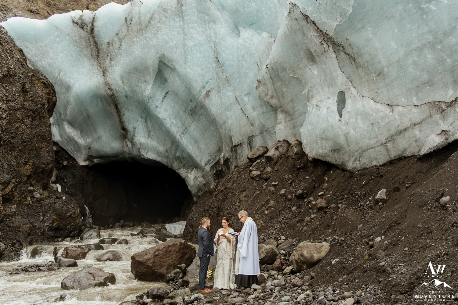 iceland-elopement-photographer-iceland-wedding-planner-17