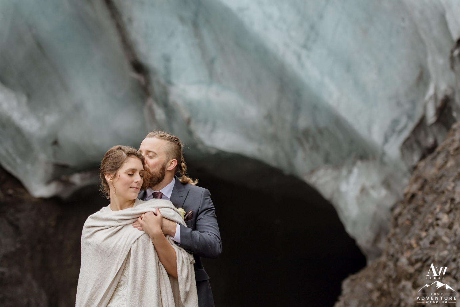 iceland-elopement-photographer-iceland-wedding-planner-24