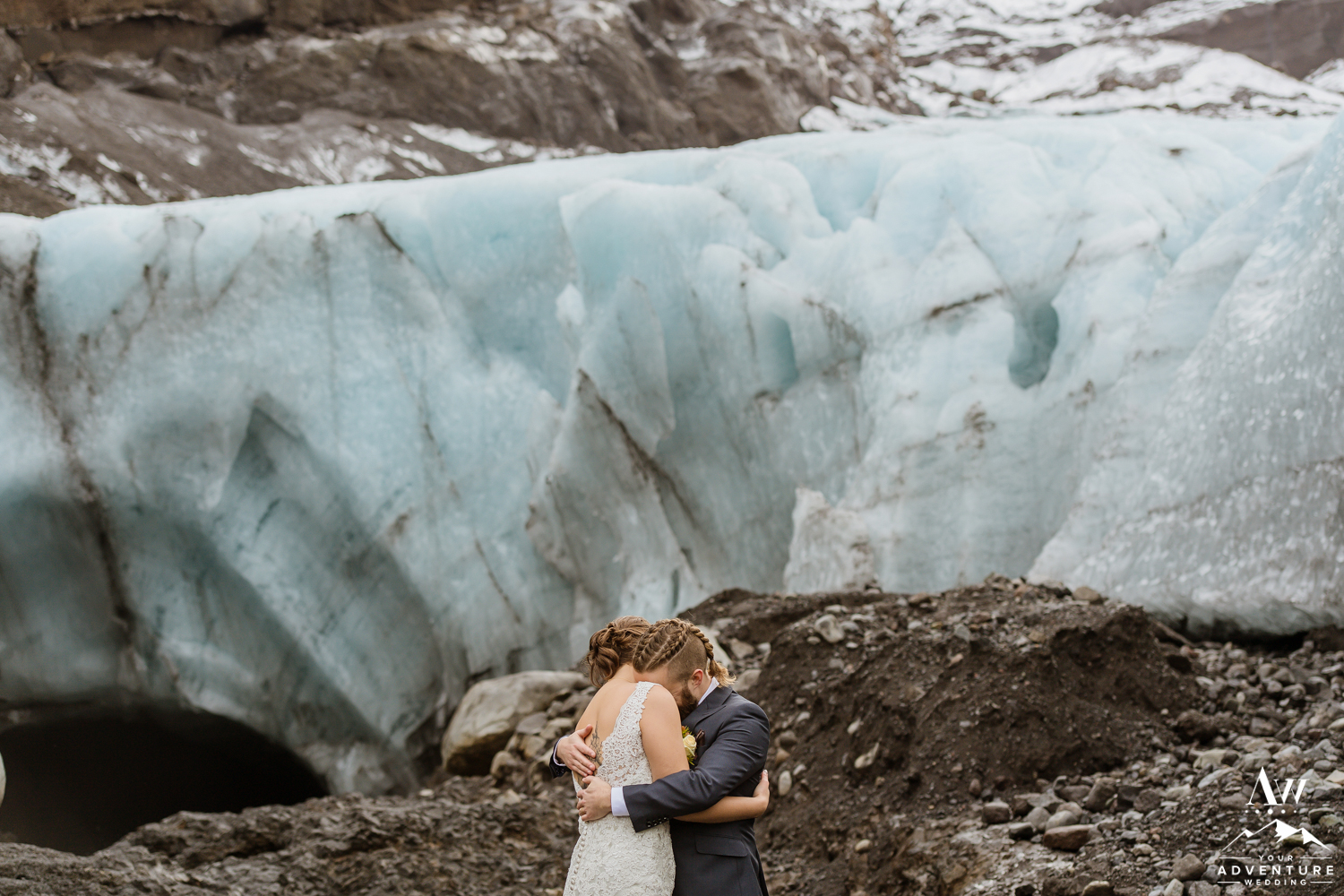 iceland-elopement-photographer-iceland-wedding-planner-35