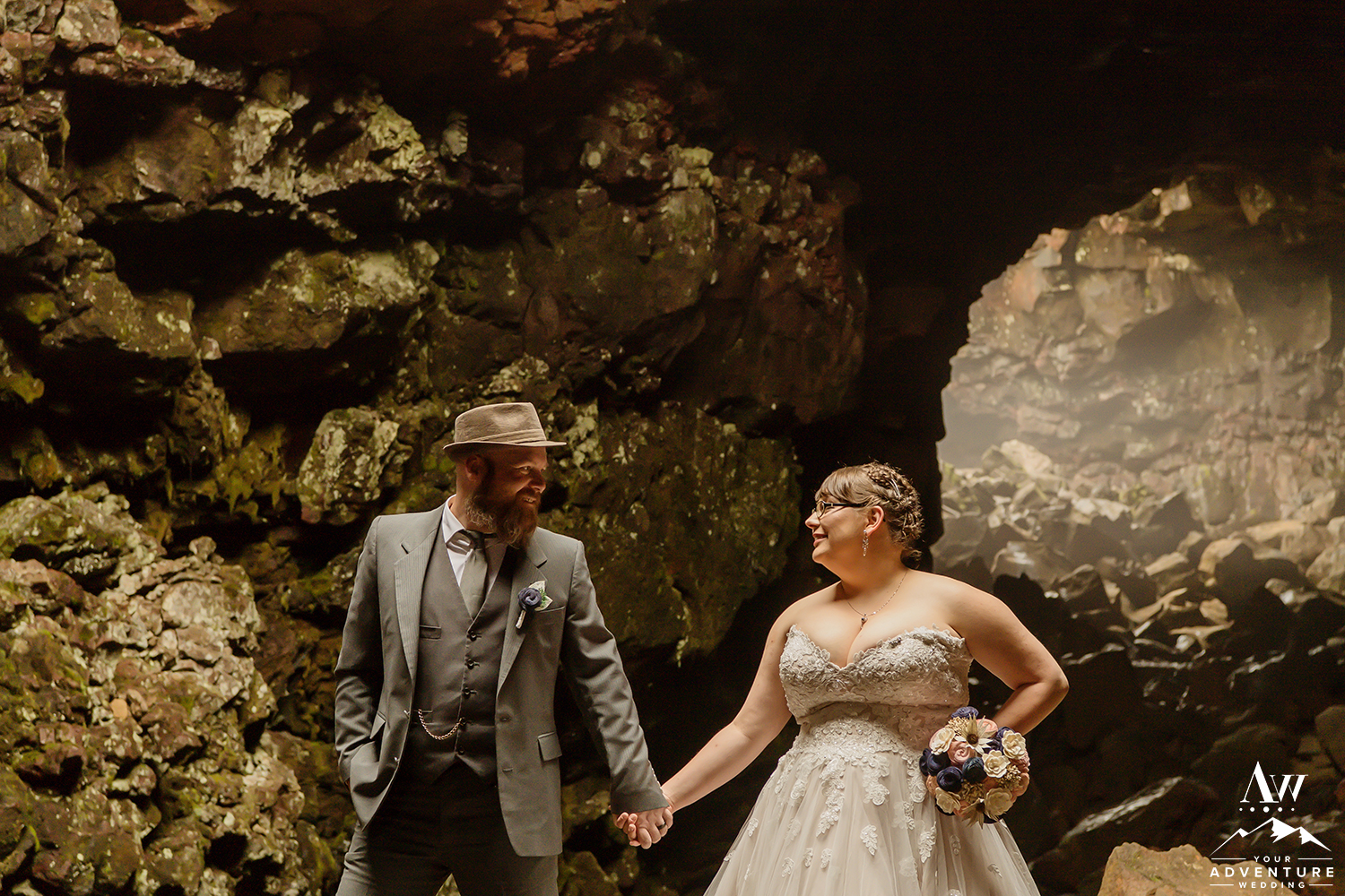 iceland-wedding-photographer-cave-wedding-13