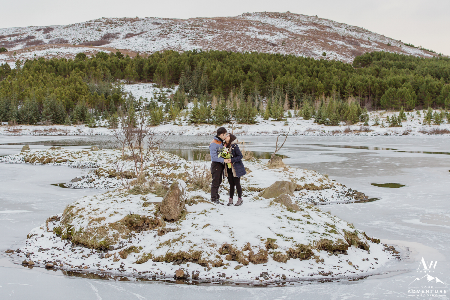 surprise-marriage-proposal-in-iceland-13